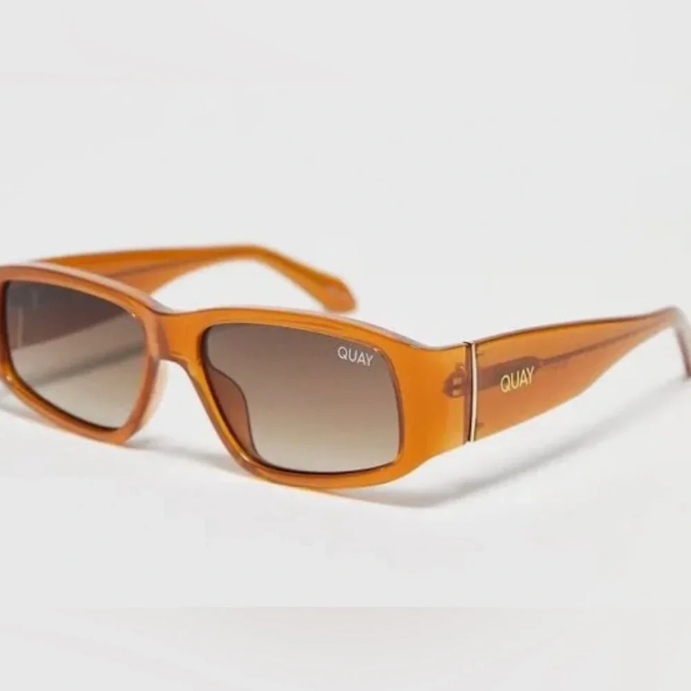 Quay No Envy caramel rectangular edgy wrapped‎ sunglasses new with acrylic case